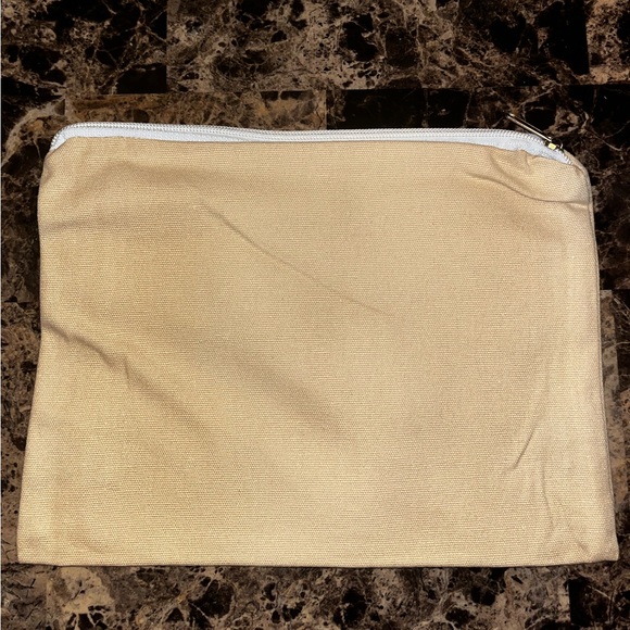 NWOT Women’s Makeup Accessory Yellow CosmeticBag With FunSaying-But First Makeup - Picture 3 of 13